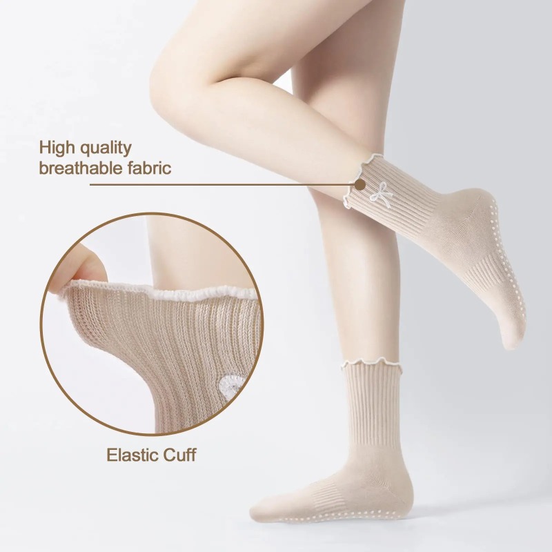 Kaus Kaki Yoga Profesional, Ta - Yoga & Fitness Center ulasan dan harga