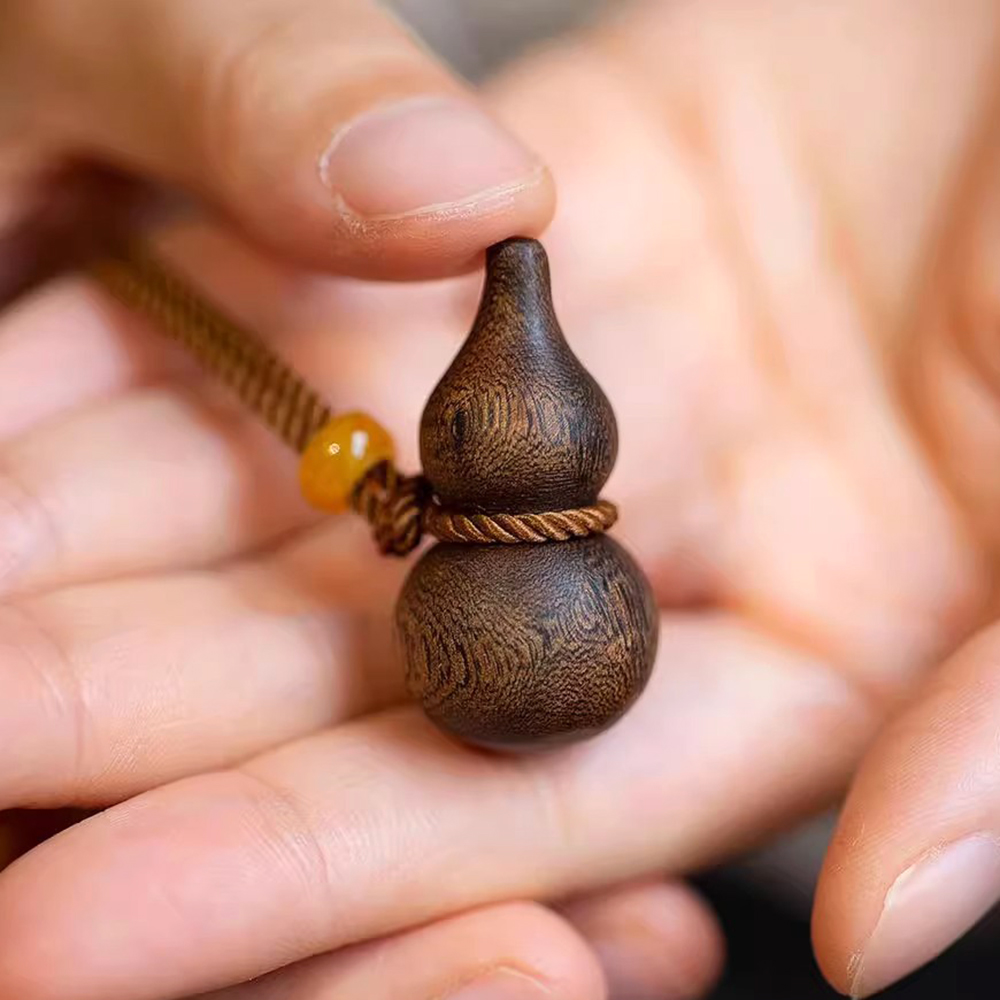 Kalung Labu Cendana Ukiran Tan - Zen Yoga Fitness ulasan dan harga